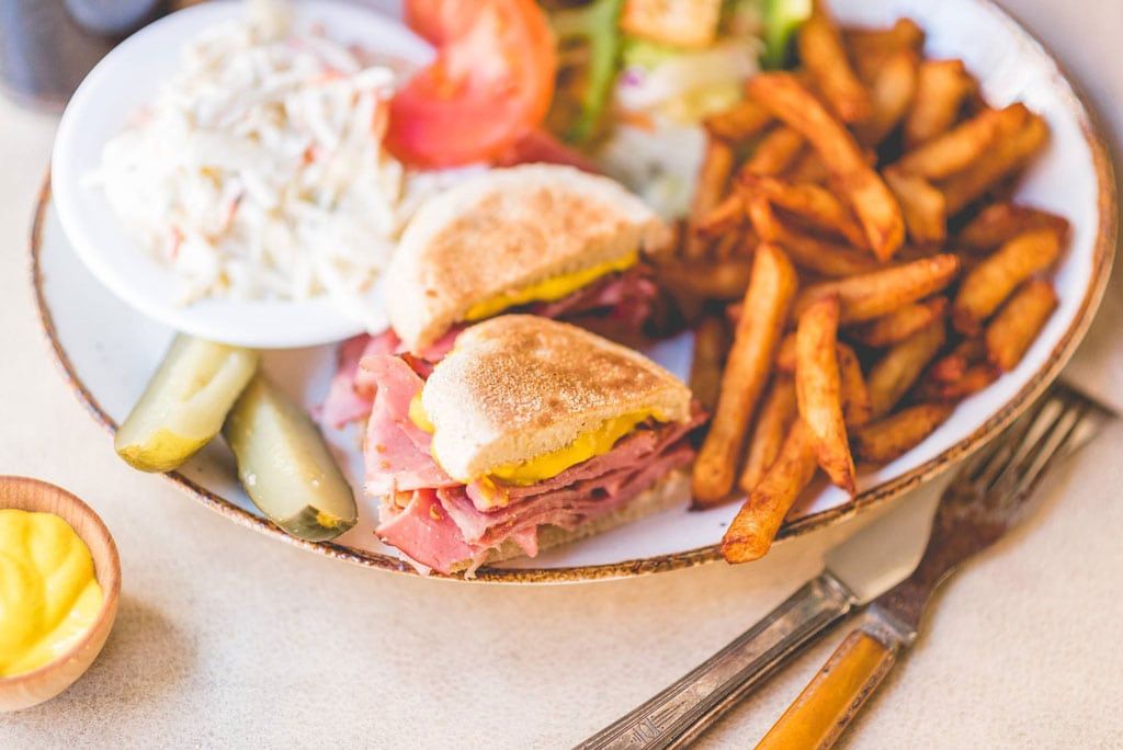 Buffet de l'Antiquaire diner Québec