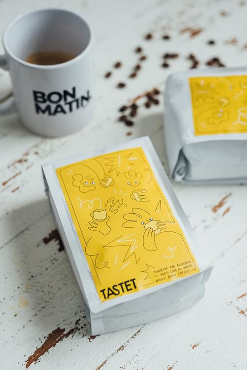 Café tastet anchored coffee