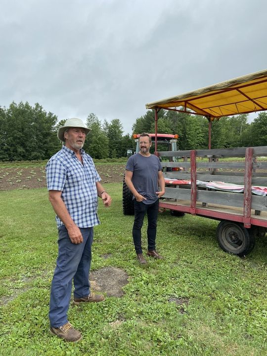 Rémi-Pierre Paquin visite la Ferme Éthier en Mauricie