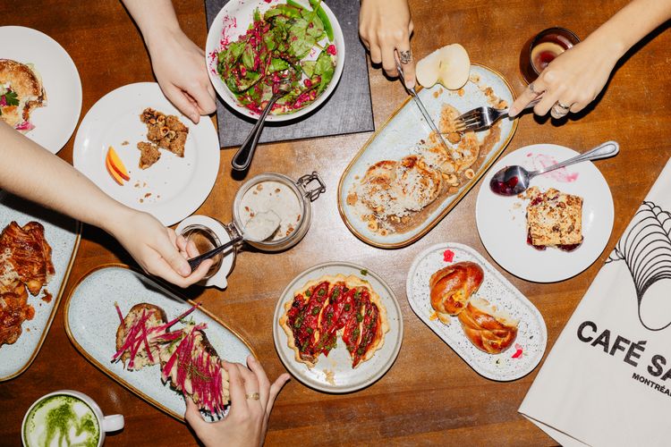 Cafesat@valeriehunter.jpg9