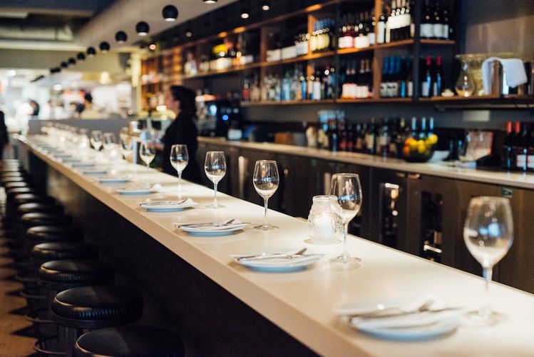 eat alone cadet restaurant montreal place des arts boulevard Saint Laurent