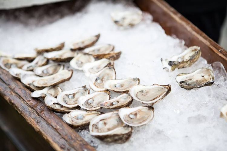 Whalesbone oyster house restaurant ottawa bank street