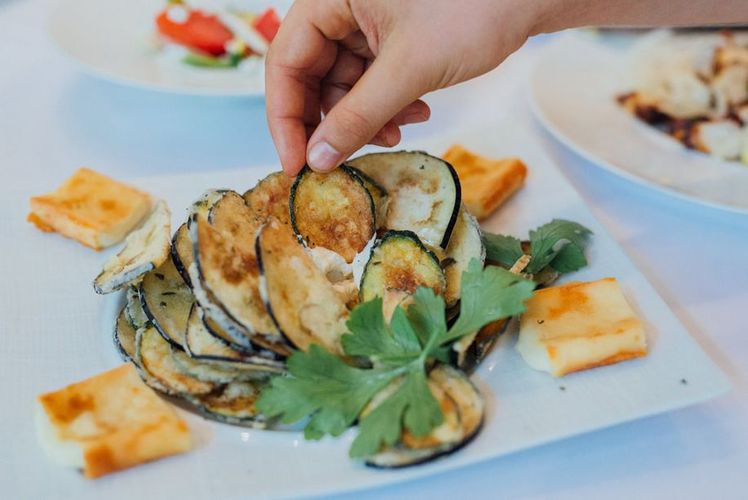 Lunch Menus: Gourmet dining for less!